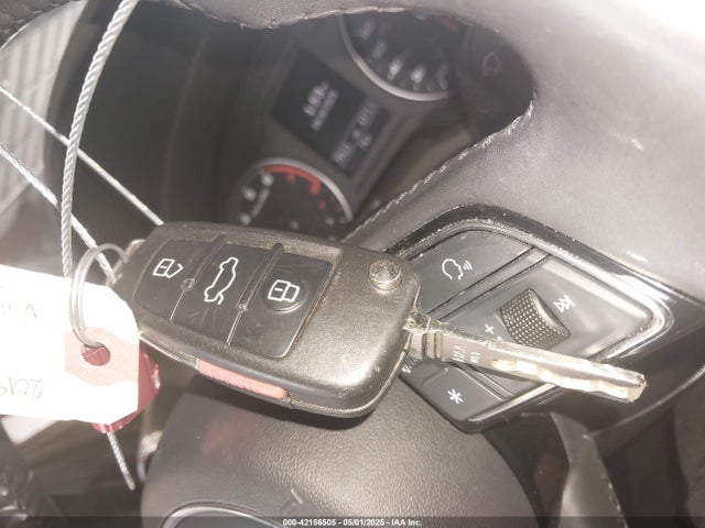 2019 AUDI A3 WAUAUGFF5K1010952 Photo 10