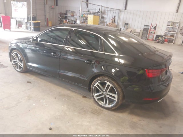 2019 AUDI A3 WAUAUGFF5K1010952 Photo 2