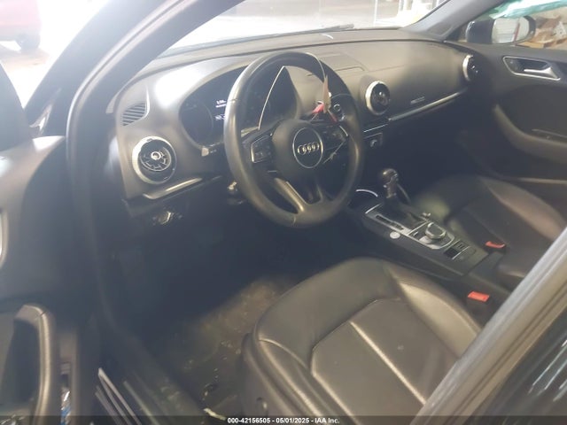 2019 AUDI A3 WAUAUGFF5K1010952 Photo 4