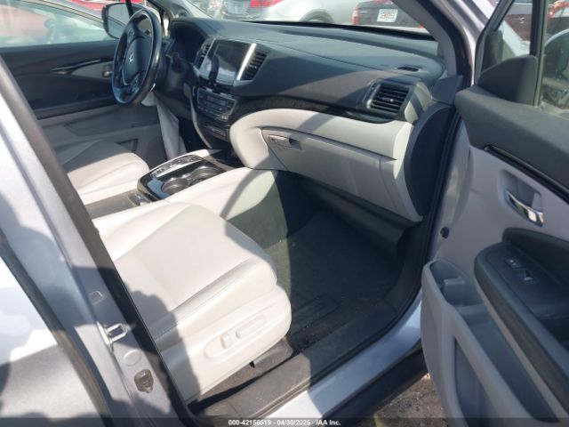5FNYF5H99JB018095 Honda Pilot Touring