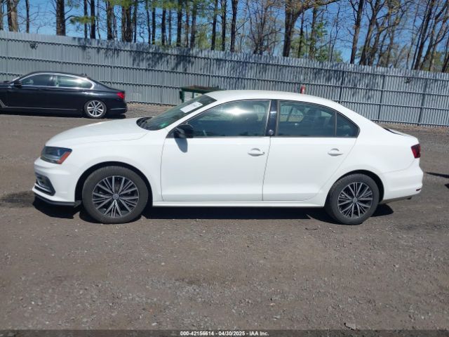 3VWDB7AJ0JM207494 Volkswagen Jetta 1.4t Se/1.4t Wolfsburg Edition