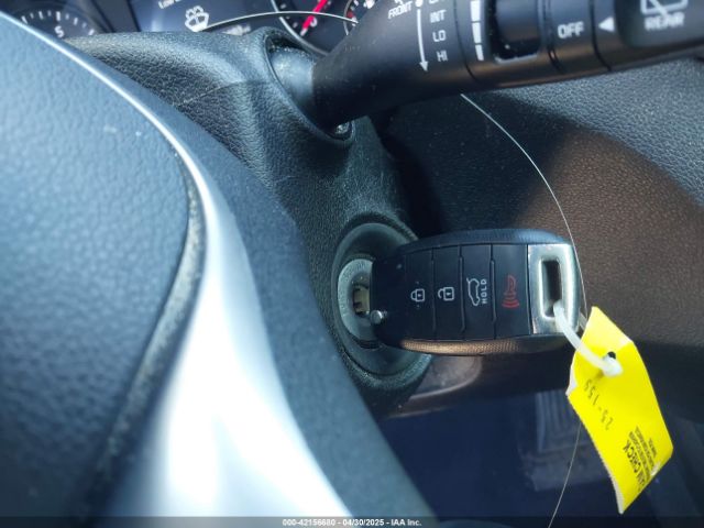 5XYPG4A50KG470876 KIA Sorento 3.3l Lx