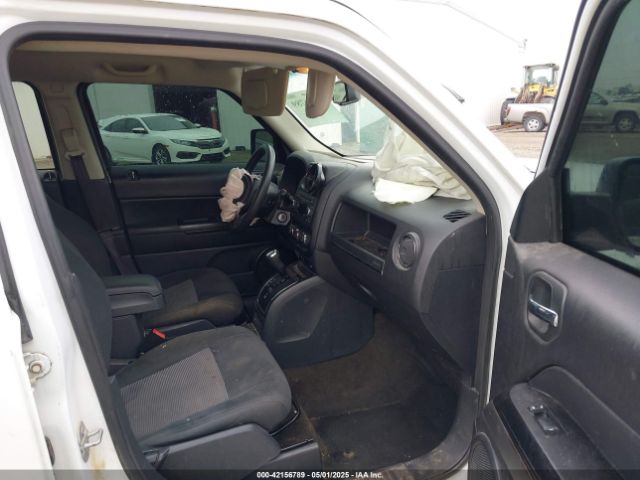 1C4NJPBA1GD547010 Jeep Patriot Sport