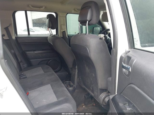 1C4NJPBA1GD547010 Jeep Patriot Sport