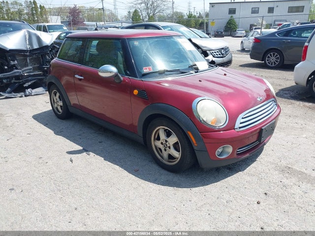 2008 MINI COOPER WMWMF33508TU65961 Photo 0