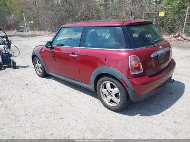 2008 MINI COOPER WMWMF33508TU65961 Photo 2