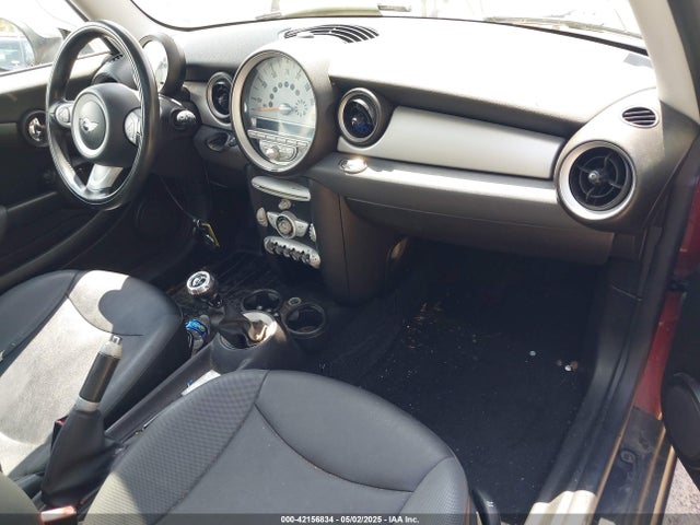 2008 MINI COOPER WMWMF33508TU65961 Photo 4