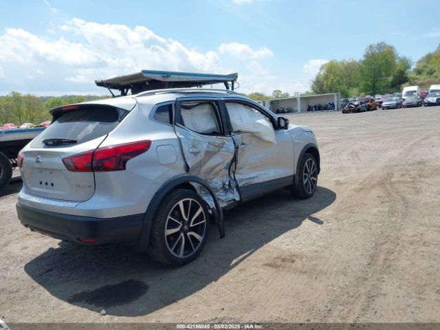 JN1BJ1CR5JW210830 Nissan Rogue Sport Sl