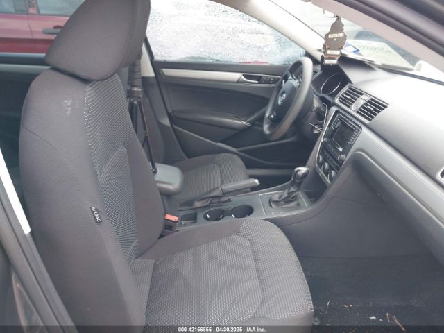 2017 VOLKSWAGEN PASSAT 1VWAT7A31HC073446 Photo 4