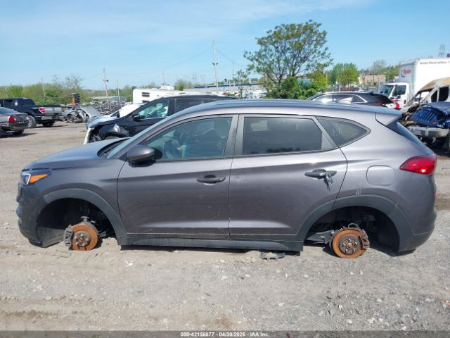 KM8J2CA49MU390950 Hyundai TUCSON SE