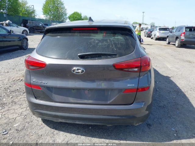 KM8J2CA49MU390950 Hyundai TUCSON SE
