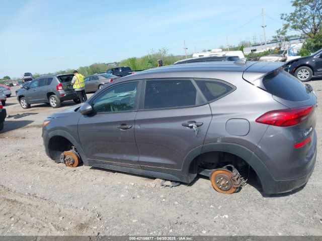 KM8J2CA49MU390950 Hyundai TUCSON SE