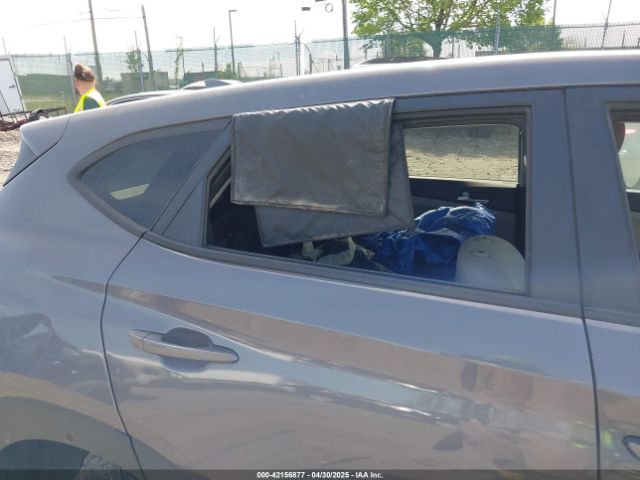 KM8J2CA49MU390950 Hyundai TUCSON SE
