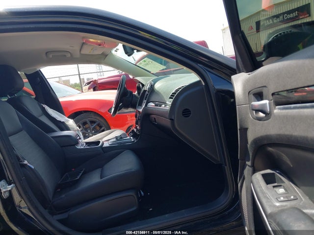 Chrysler 300 2019 2C3CCAAG4KH636929 Image 5