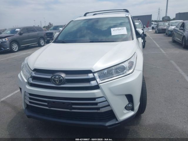5TDKZRFH7JS546793 Toyota Highlander Xle