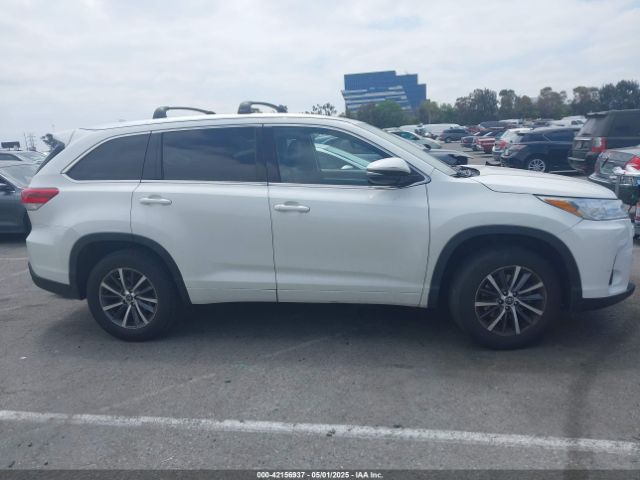 5TDKZRFH7JS546793 Toyota Highlander Xle
