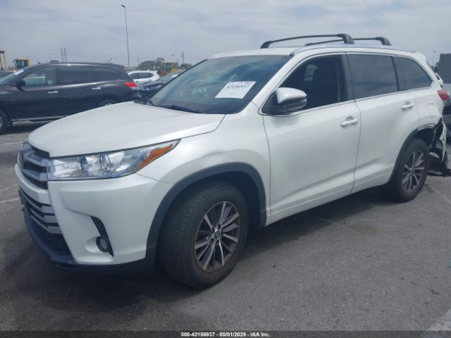 5TDKZRFH7JS546793 Toyota Highlander Xle