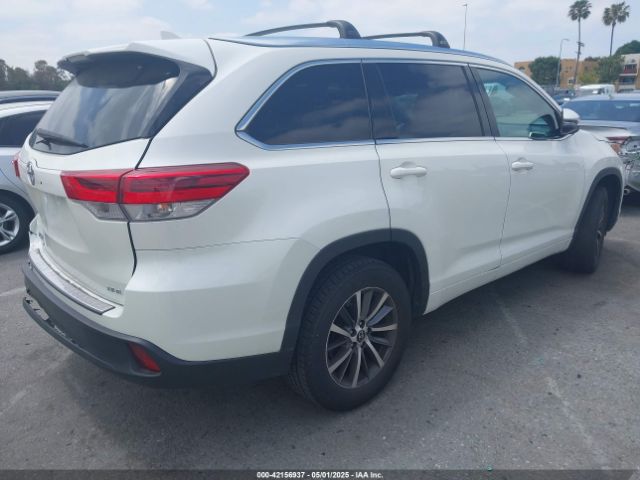 5TDKZRFH7JS546793 Toyota Highlander Xle