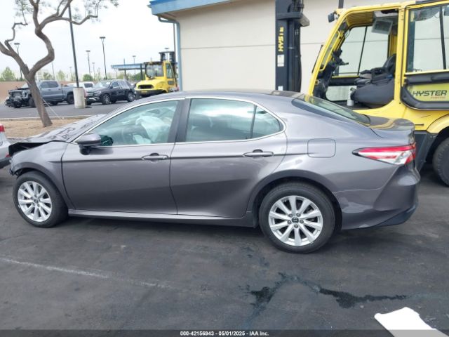 4T1B11HK1JU631928 Toyota CAMRY LE