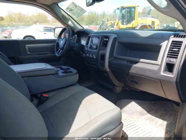 3C6JR6DG5LG133073 RAM 1500 Classic Tradesman  4x2 8' Box