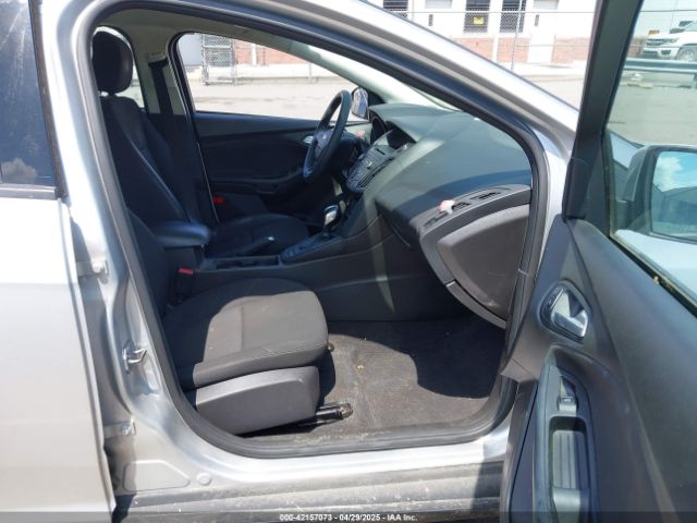1FADP3F24GL244241 Ford FOCUS SE