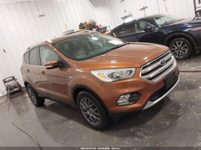 1FMCU0J95HUA38807 Ford Escape Titanium