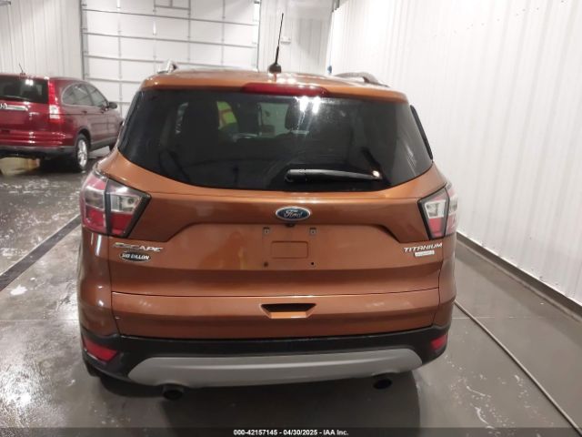 1FMCU0J95HUA38807 Ford Escape Titanium