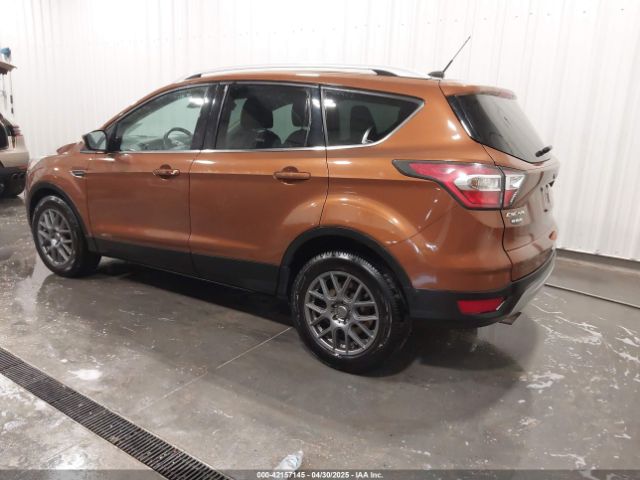 1FMCU0J95HUA38807 Ford Escape Titanium