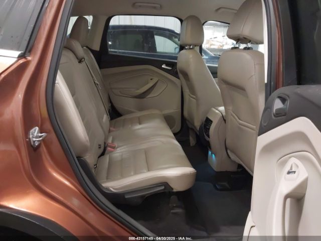 1FMCU0J95HUA38807 Ford Escape Titanium