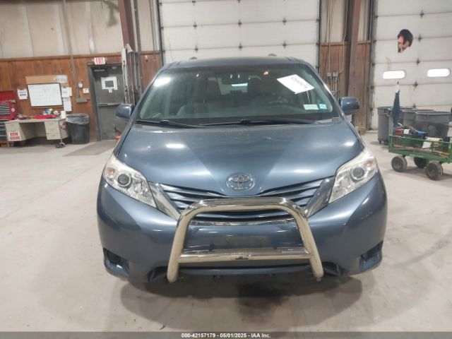 5TDJZ3DC3HS157207 Toyota Sienna Le 7 Passenger