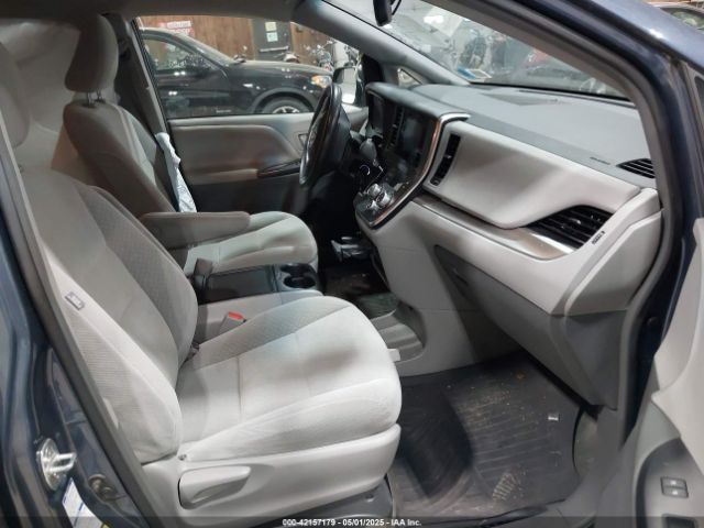 5TDJZ3DC3HS157207 Toyota Sienna Le 7 Passenger
