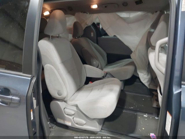 5TDJZ3DC3HS157207 Toyota Sienna Le 7 Passenger