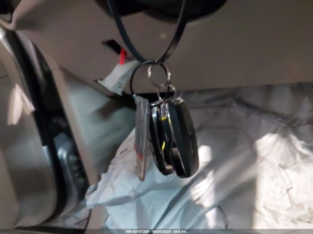 2C4RC1CG6PR549246 Chrysler Voyager Lx