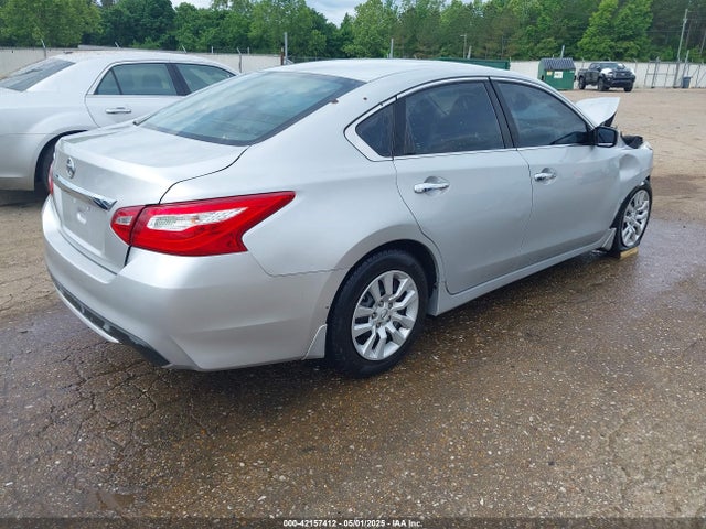 1N4AL3AP2HN331417 Nissan Altima 2.5 S