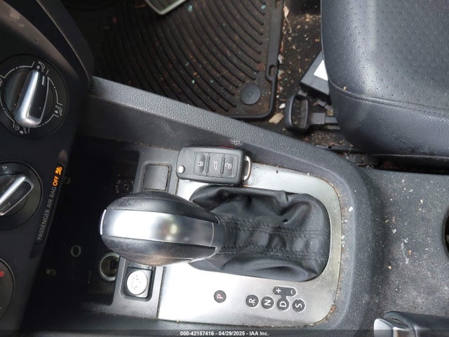 3VWD07AJ4EM323275 Volkswagen Jetta 1.8t Se