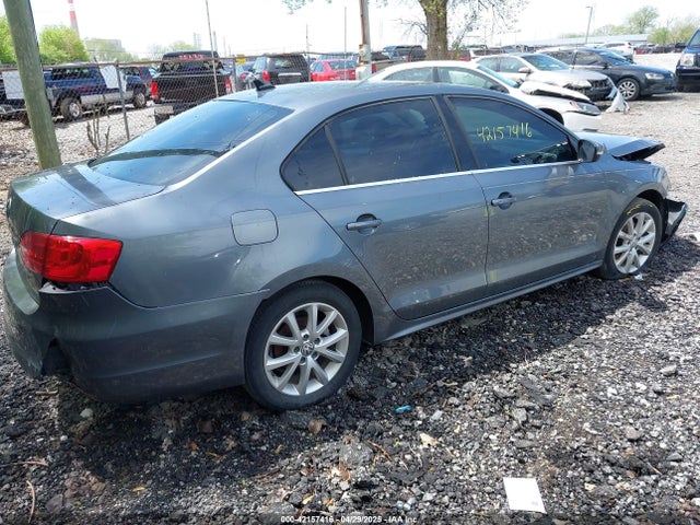 3VWD07AJ4EM323275 Volkswagen Jetta 1.8t Se