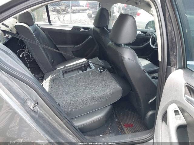 3VWD07AJ4EM323275 Volkswagen Jetta 1.8t Se