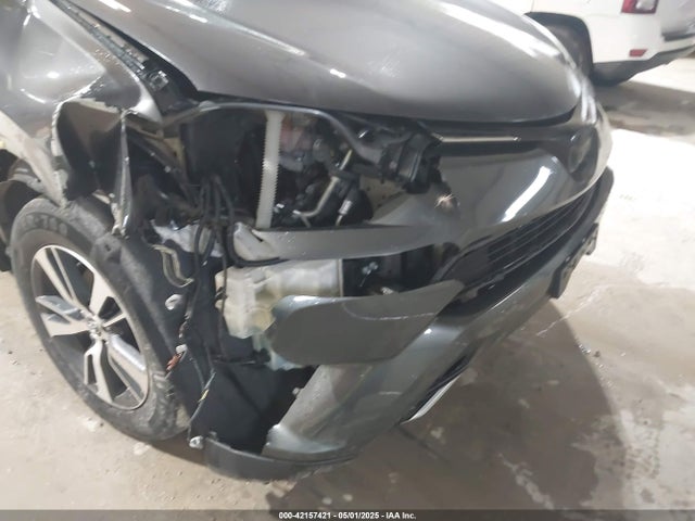 2T3RFREV8GW447051 Toyota Rav4 Xle