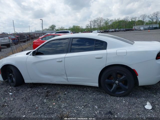 2C3CDXHG1HH562061 Dodge Charger Sxt Rwd
