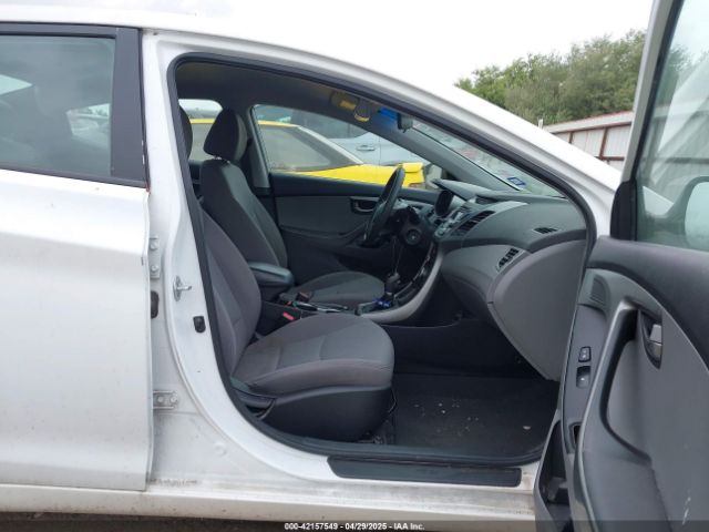 5NPDH4AE1FH637065 Hyundai ELANTRA SE