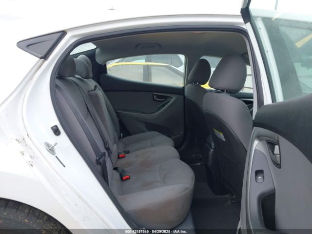 5NPDH4AE1FH637065 Hyundai ELANTRA SE