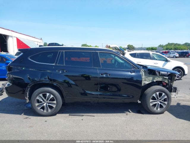 5TDGZRBH2NS231580 Toyota Highlander Xle