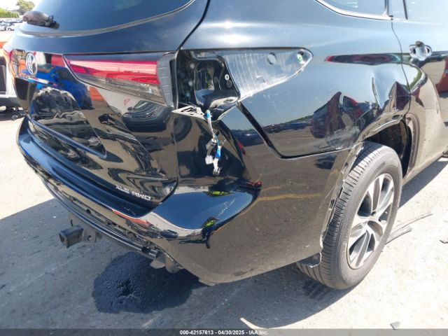 5TDGZRBH2NS231580 Toyota Highlander Xle