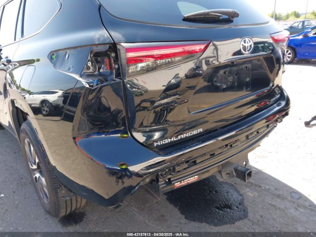 5TDGZRBH2NS231580 Toyota Highlander Xle