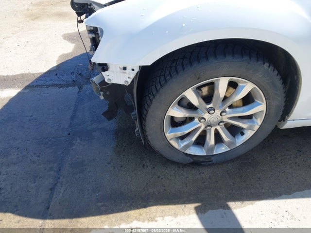 Chrysler 300 2016 2C3CCAKG5GH136428 Image 18