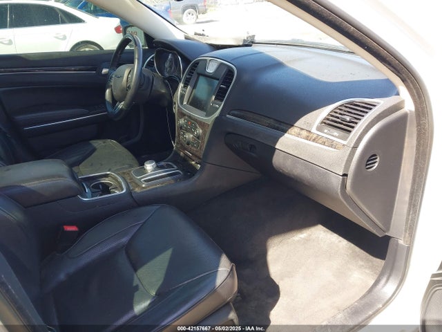Chrysler 300 2016 2C3CCAKG5GH136428 Image 5