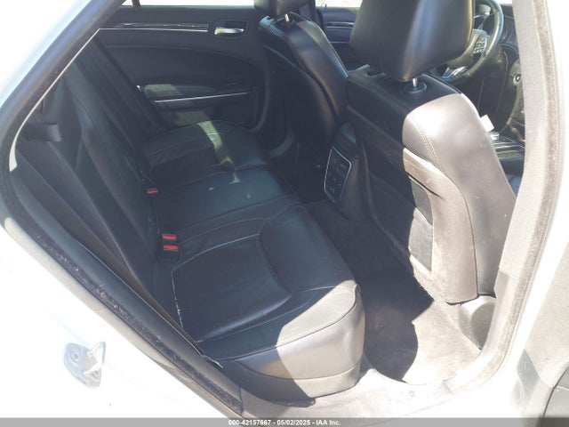 Chrysler 300 2016 2C3CCAKG5GH136428 Image 8