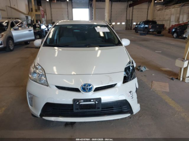 JTDKN3DU2F0470886 Toyota Prius Two
