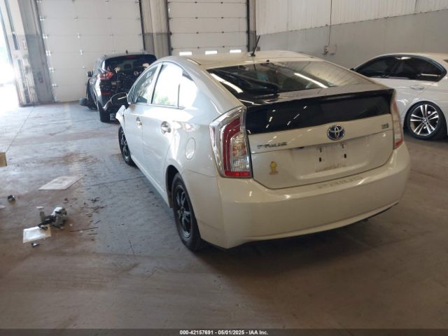 JTDKN3DU2F0470886 Toyota Prius Two