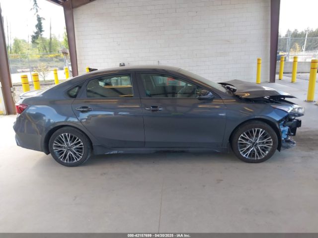 3KPF54AD7PE572821 KIA Forte Gt-line